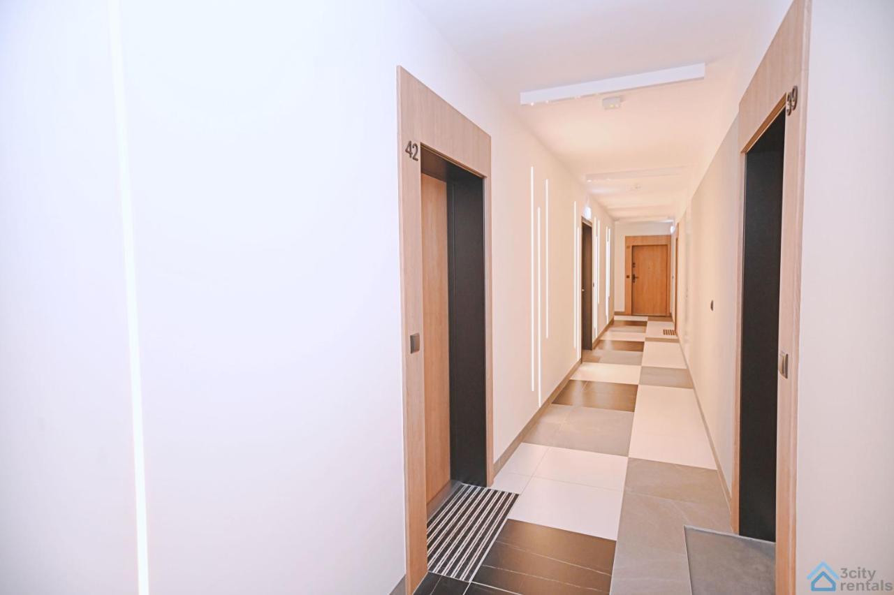 Beige 3City Apartment With Parking In Gdansk By Noclegi Renters Exterior foto